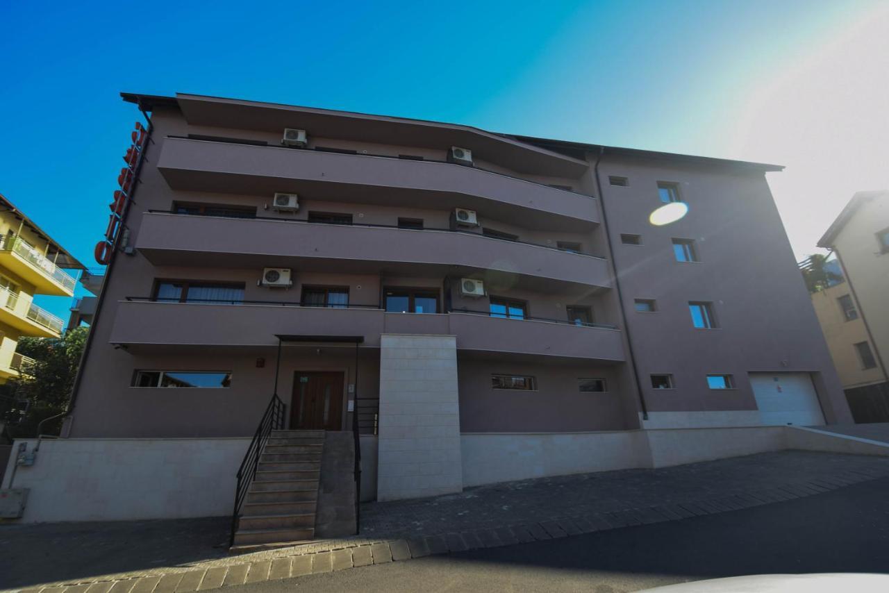 Cabrio Apart Hotel Cluj-Napoca Exterior photo